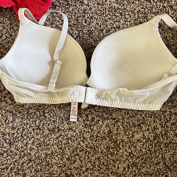 Victoria secret bras - Picture 8 of 8